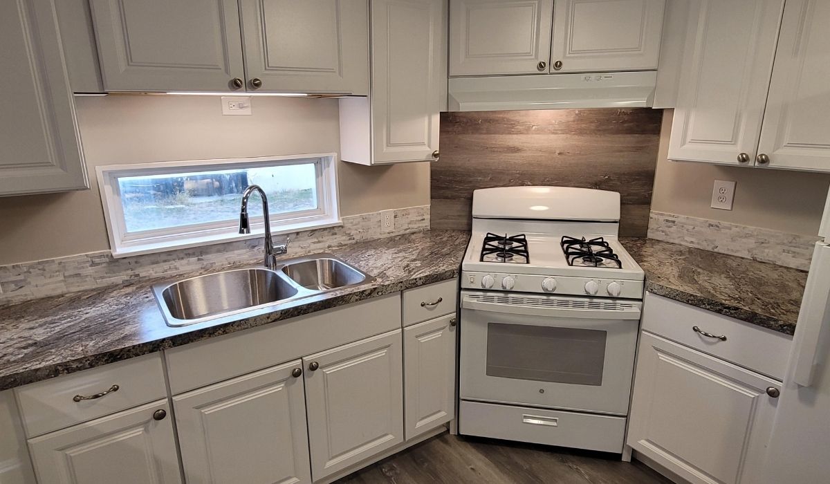 Custom kitchen remodeling California with modern cabinets, countertops, and lighting