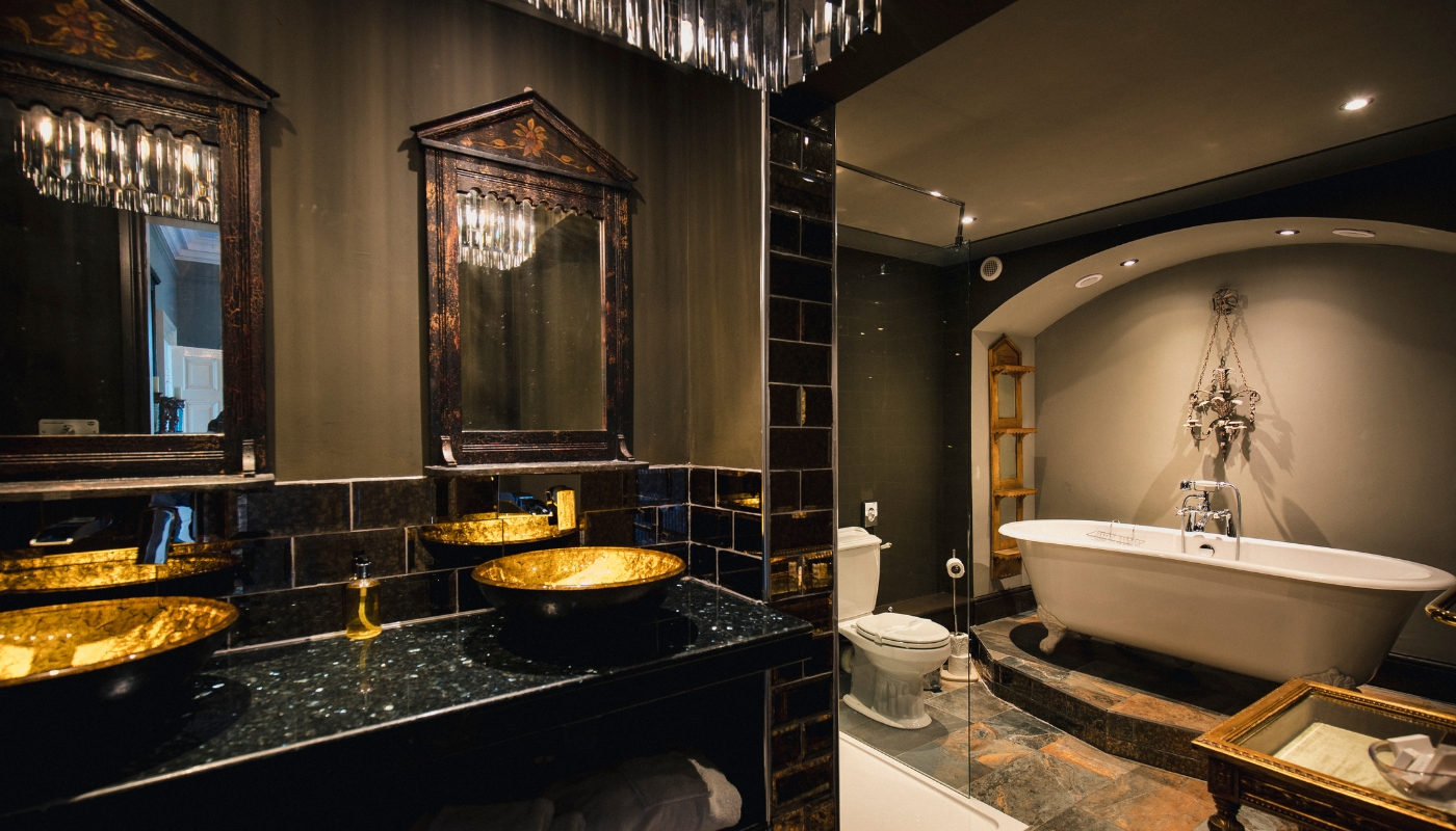 Introduction – Why Choose a Classic Bathroom Remodel in Rocklin, Elegant classic bathroom remodel in Rocklin, CA featuring marble countertops, freestanding bathtub, and soft lighting for a timeless, luxurious look.